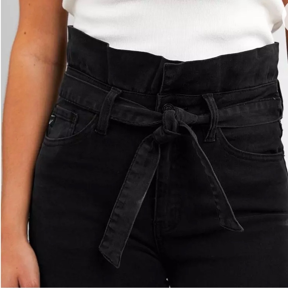 KanCan Black High Rise Ankle Skinny
Paperbag Jean size 28